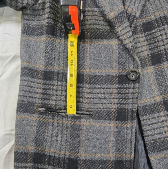 Requirements Black and Gray Plaid Wool Blend Blazer - Picture 6 of 8